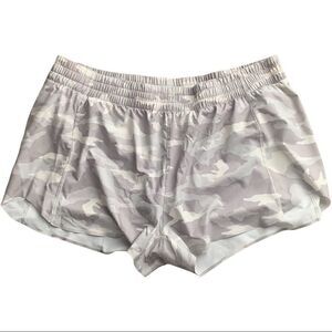 Athleta Hustle 3" Short Size XL Lined Workout Running Gym Gray Camouflage Camo